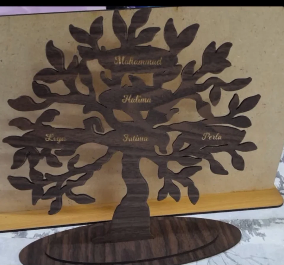Elegance Wooden Tree – Personalized Family Tree Decor
