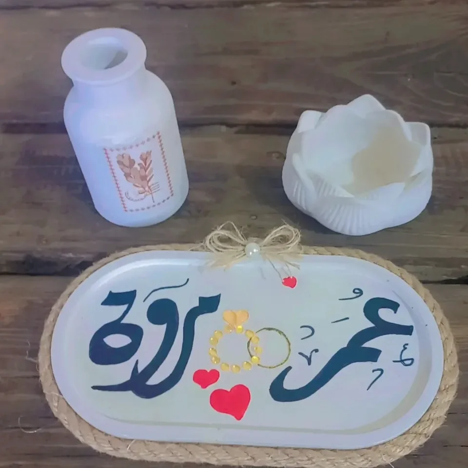 Handcrafted gypsum plate