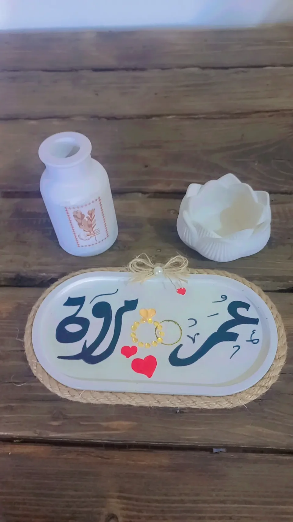 Handcrafted gypsum plate