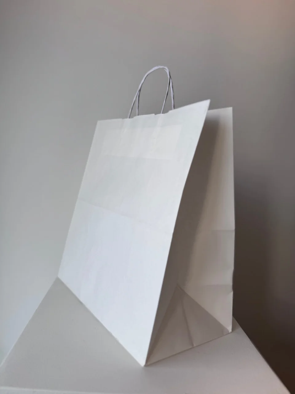 Plain Wide-Base Delivery Paper Bags with Twisted Handles – 32x34 cm | Facotry Wholesale